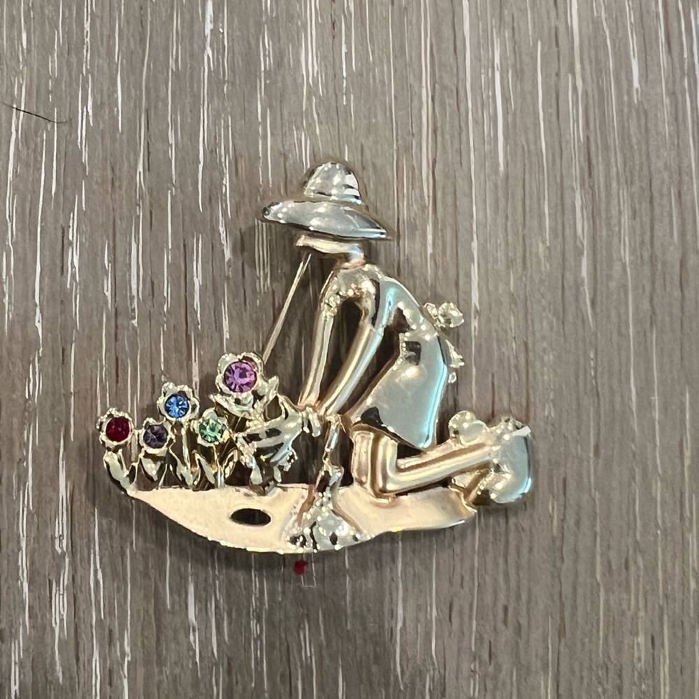 Vintage garden brooch